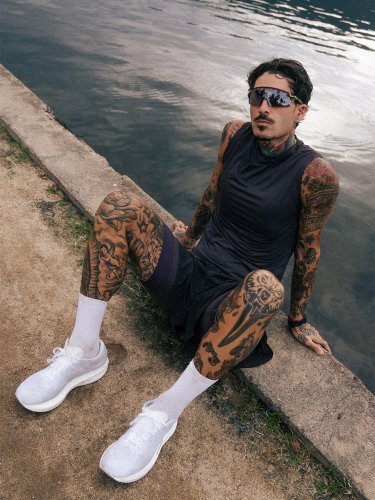 Carousel post from liveoficial.