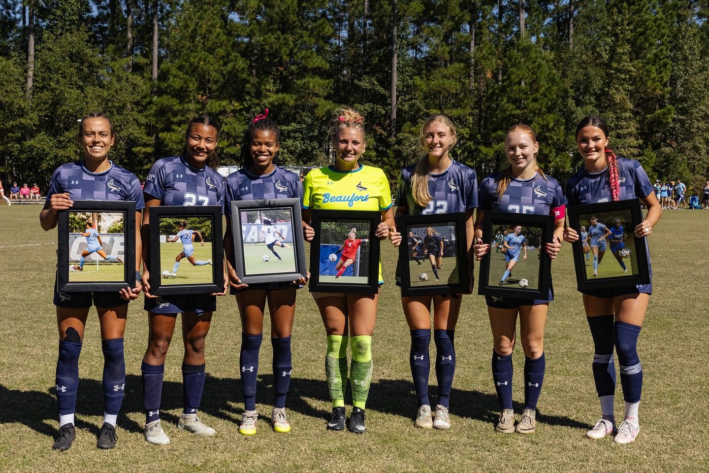 Carousel post from uscbsandsharks.