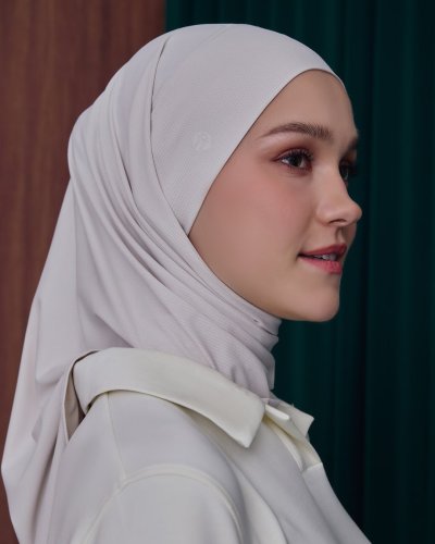 Carousel post from galeriariani.