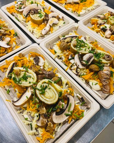 Carousel post from miditreizepontarlier.