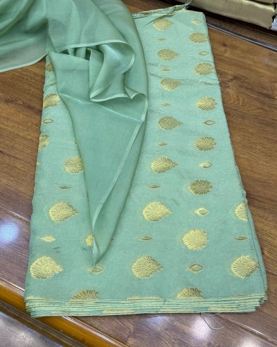 Carousel post from akbar_fabrics_.