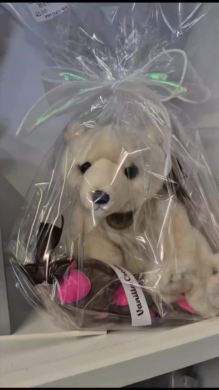 Video post from niftygiftynorfolk.