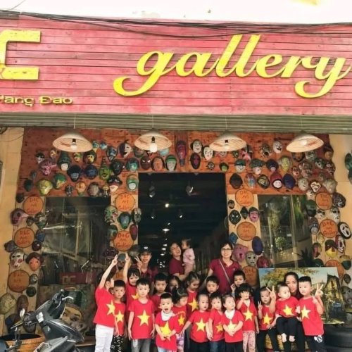 Carousel post from dc.artgallery.