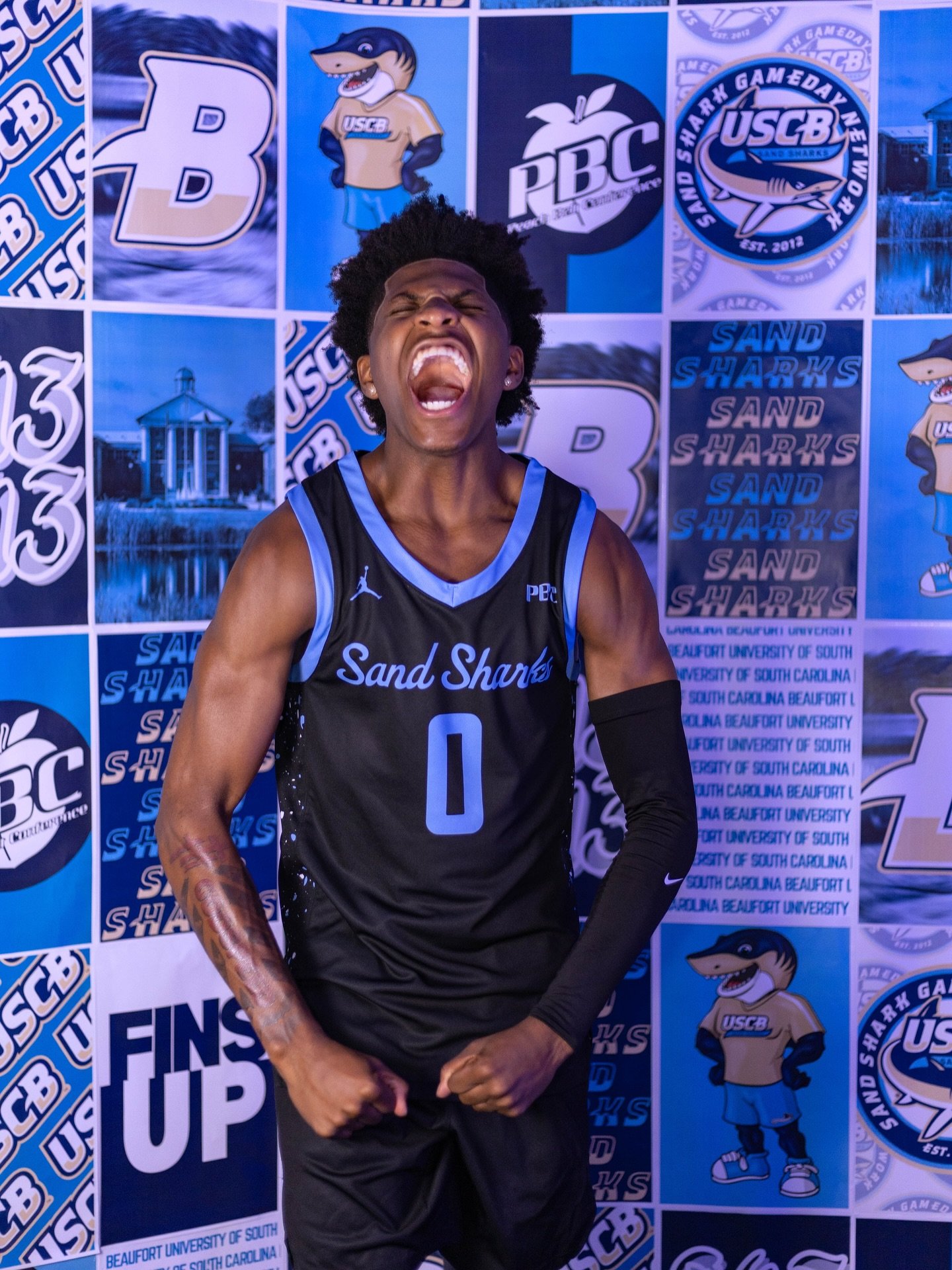 Carousel post from uscbsandsharks.