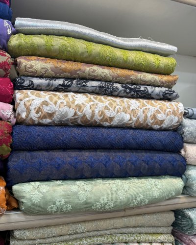 Carousel post from akbar_fabrics_.