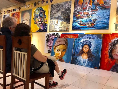 Carousel post from dc.artgallery.