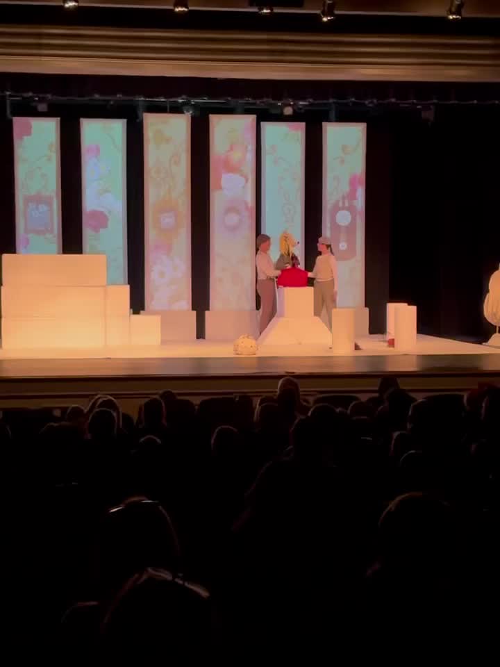 Carousel post from gortoncenterlf.