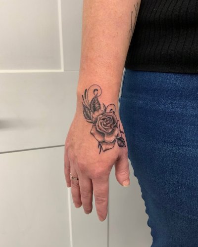 Photo post from lovetattoossandhurst.