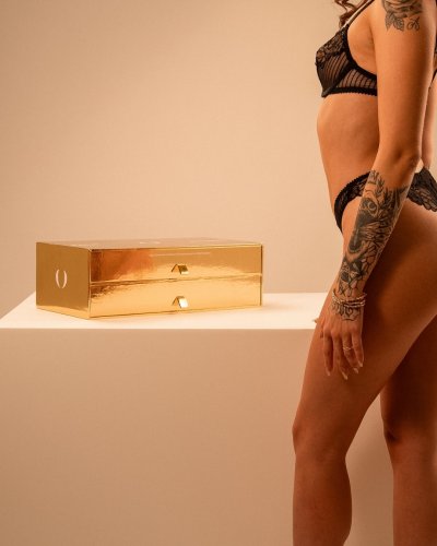 Carousel post from dorcel.