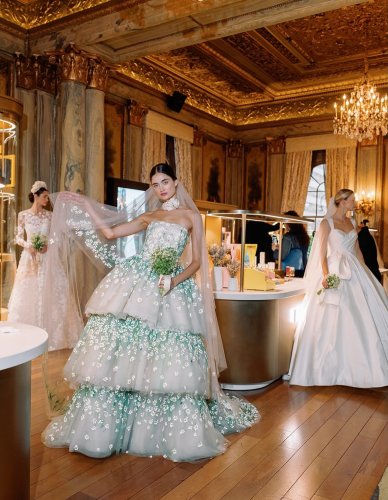 Carousel post from lelitebridal.