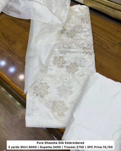 Carousel post from akbar_fabrics_.