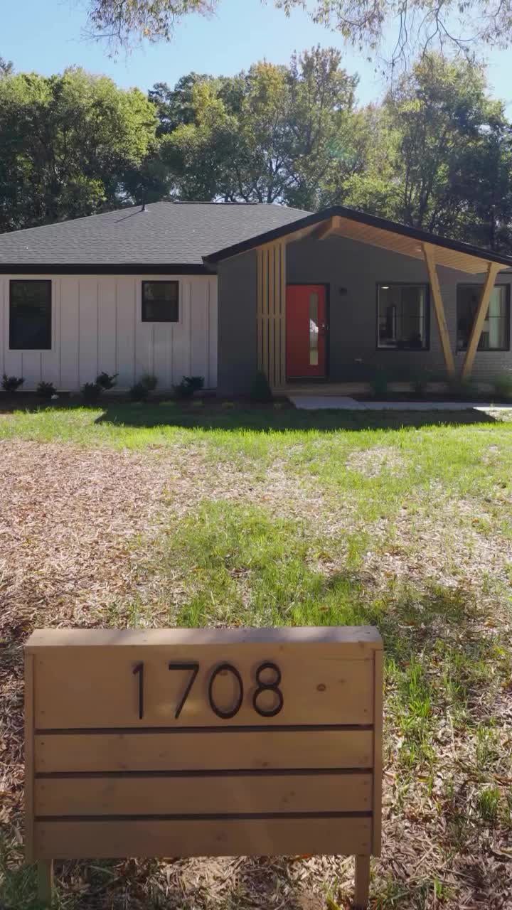 Video post from qc.builders.