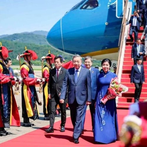 Carousel post from dc.artgallery.