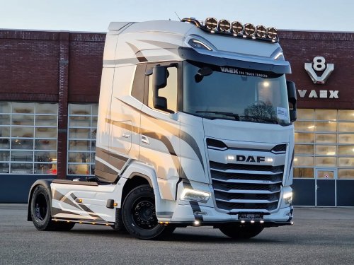 Carousel post from vaexthetrucktraders.