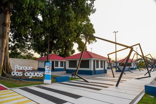 Carousel post from ananindeuapma.