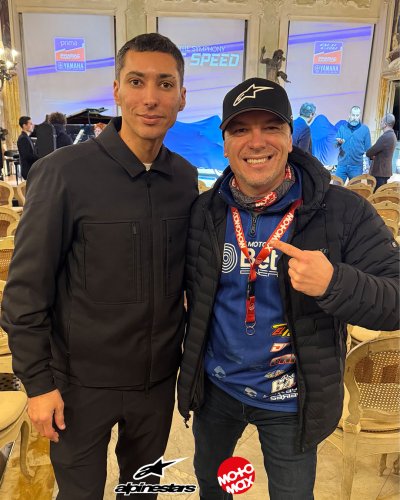 Photo post from motomax.