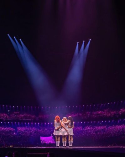 Carousel post from prgbelgium.