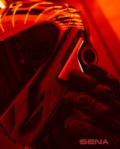 Photo post from motomax.