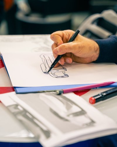 Carousel post from salonautolyon.