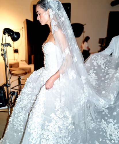 Carousel post from lelitebridal.