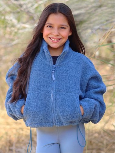 Carousel post from darcyleotards.