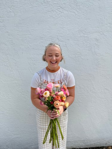 Photo post from thefamilyflowers.