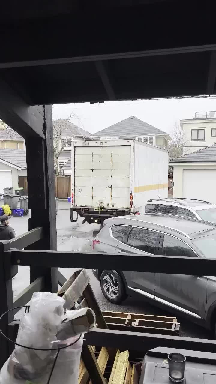 Video post from gildandco.