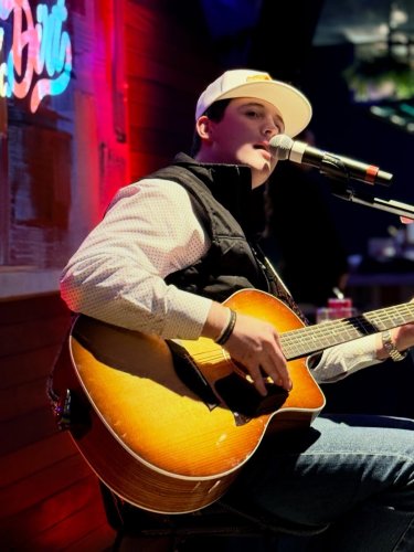 Carousel post from reddirthatco.