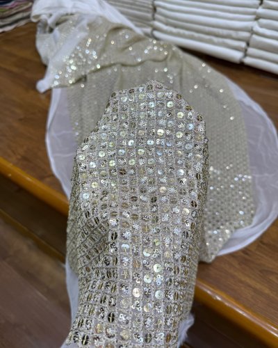 Carousel post from akbar_fabrics_.