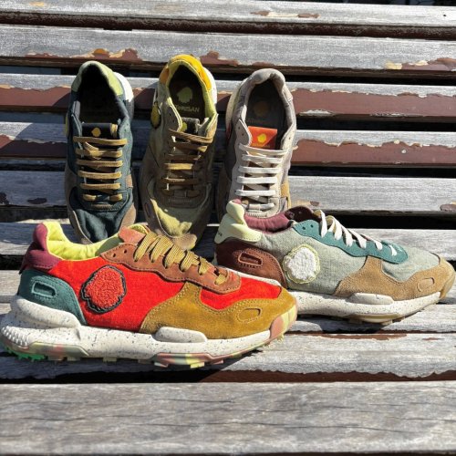 Carousel post from almareafootwear.