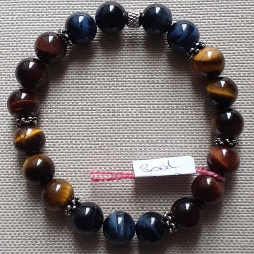 Carousel post from lemondemagiquedescristaux.