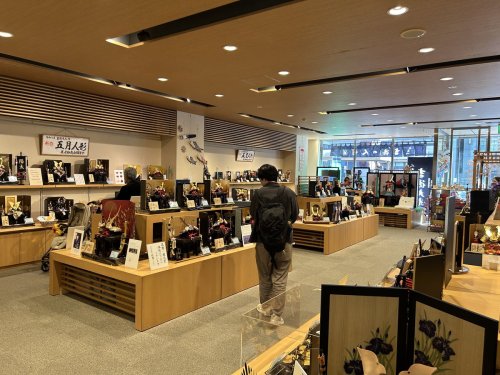 Carousel post from @ystk_official.