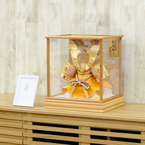 Carousel post from @ystk_official.