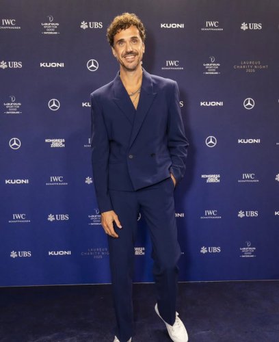 Carousel post from SEVEN.