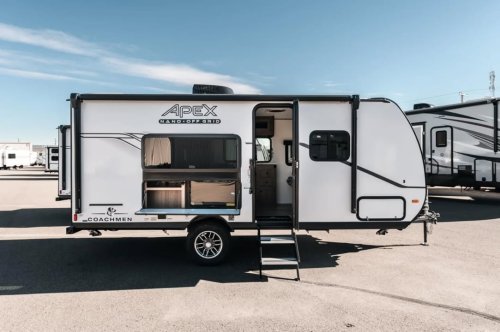 Carousel post from Western RV Country.