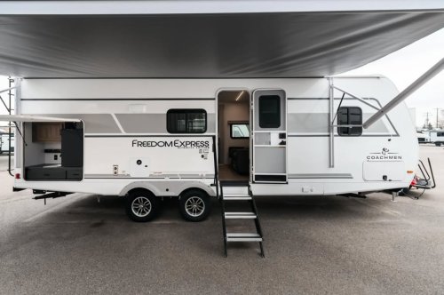 Carousel post from Western RV Country.