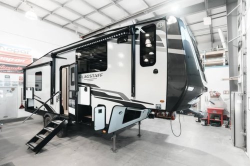 Carousel post from Western RV Country.