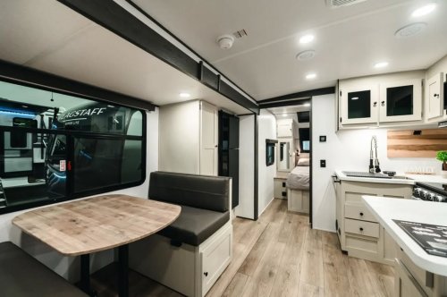 Carousel post from Western RV Country.