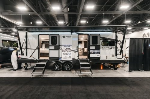 Carousel post from Western RV Country.