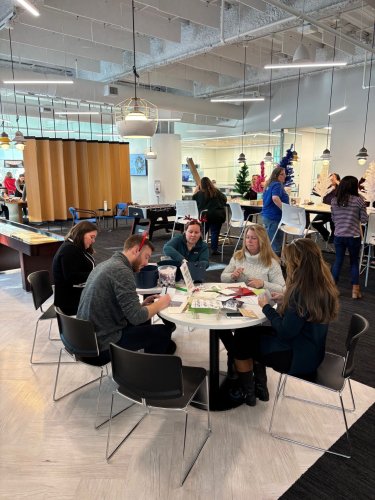 Carousel post from Unum.