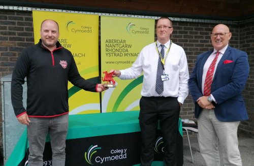 Carousel post from @CymoeddSport.