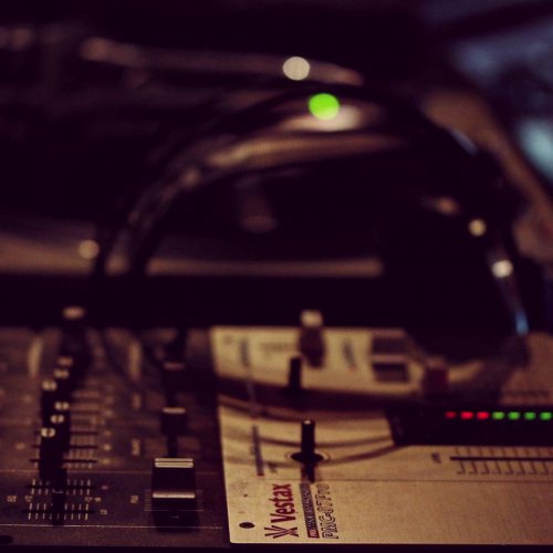 Photo post from wonderhorsebar.