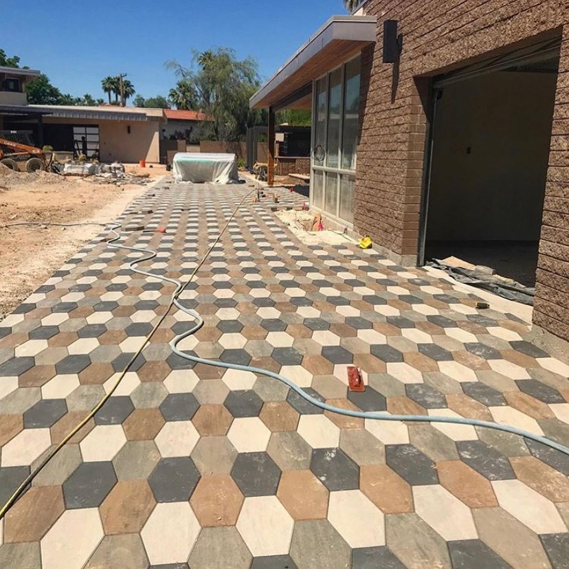 Carousel post from techobloc.