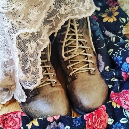 Photo post from storybehindthecloth.