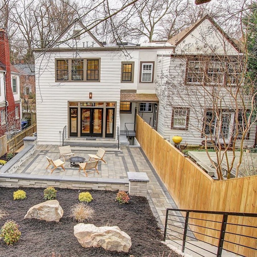 Carousel post from techobloc.