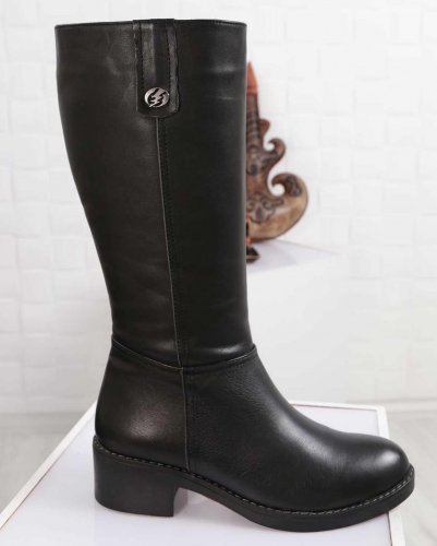 Carousel post from ossoshoes.