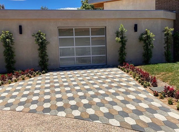 Carousel post from techobloc.