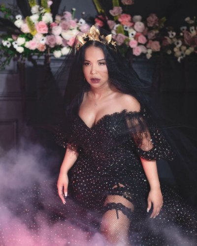 Carousel post from prettyandpunkweddings.