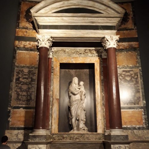 Carousel post from aur_arts.