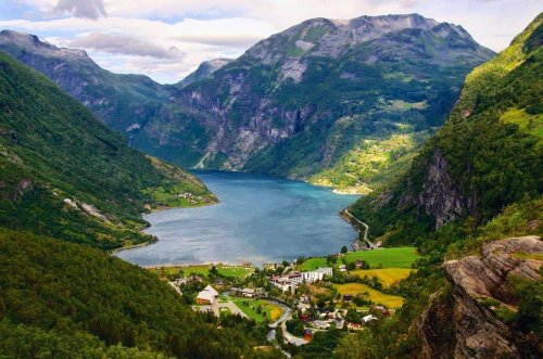 Carousel post from taucktravel.